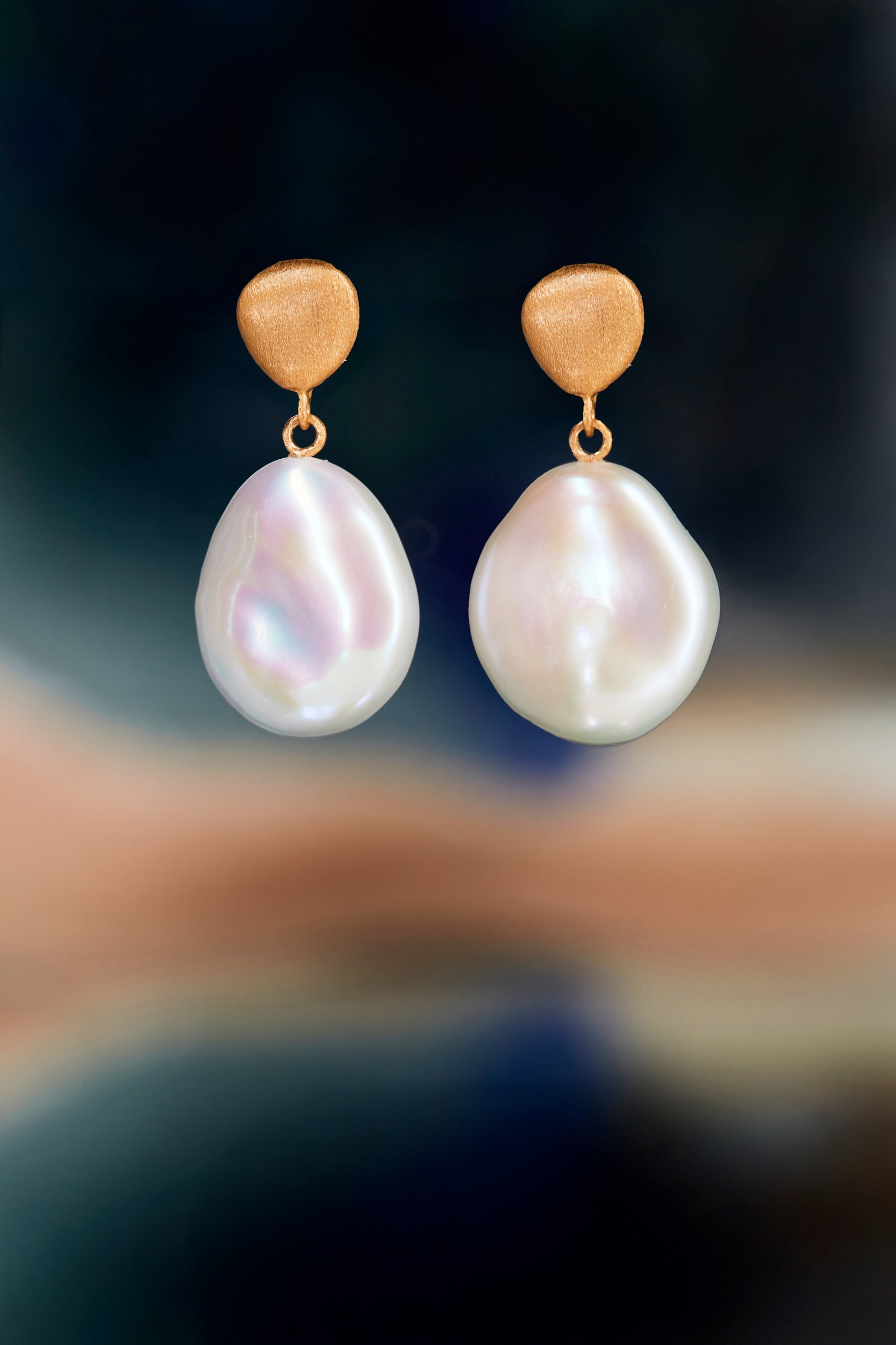 Grandes Boucles D'Oreilles Anciennes En Métal Argenté Avec Perles - Occasion